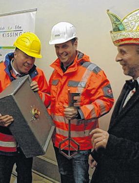 141112 narren-nahmen-rathaus-im-sturm